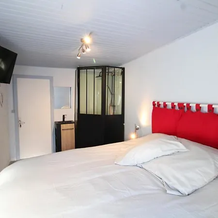 Maison De Charme Au Calme Avec Jardin, Wifi Et Parking - Fr-1-742-339 * Le Falgoux